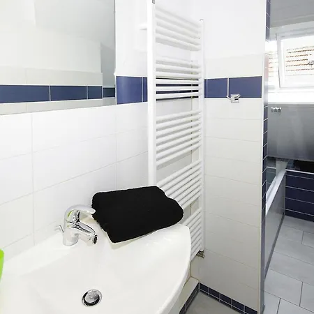 Apartman Appartement, *